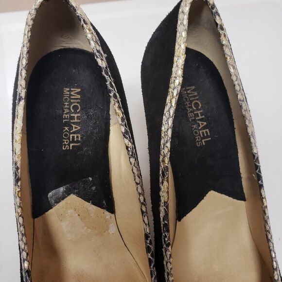 Michael Kors Tiara Pumps Suede Black Snakeskin Accent Leather Sz 8.5M PO Excel - Picture 13 of 14